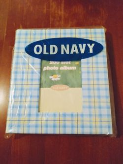 NEW IN PACKAGE OLD NAVY 200 SLOT 4 x 6 HARD COVER PLAID PHOTO ALBUM