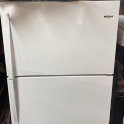 New White 21 Cub Whirlpool Fridge And Freeze 
