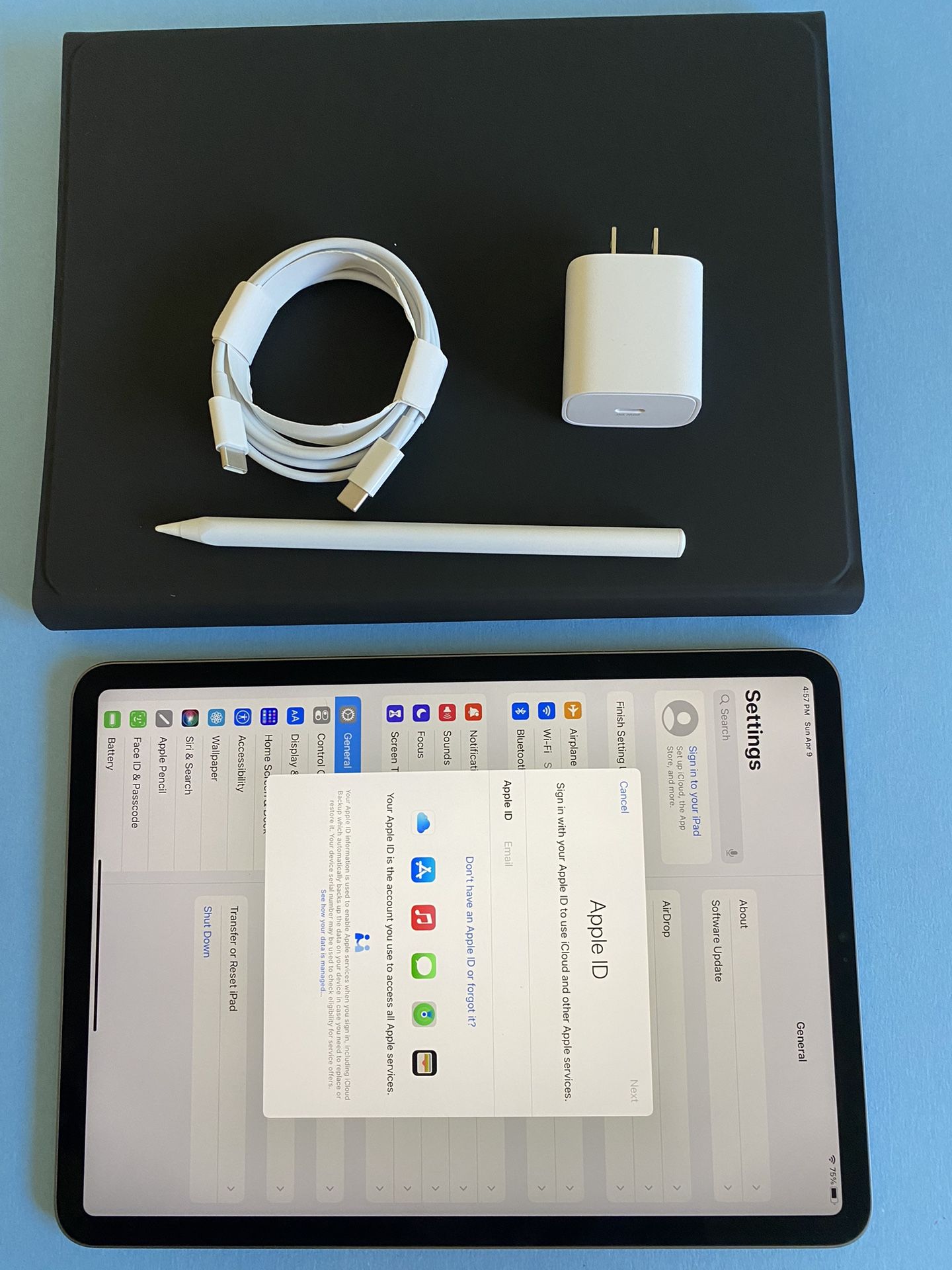 128GB Apple IPad Pro 11” 3rd Generation (2021 model / M1 chip