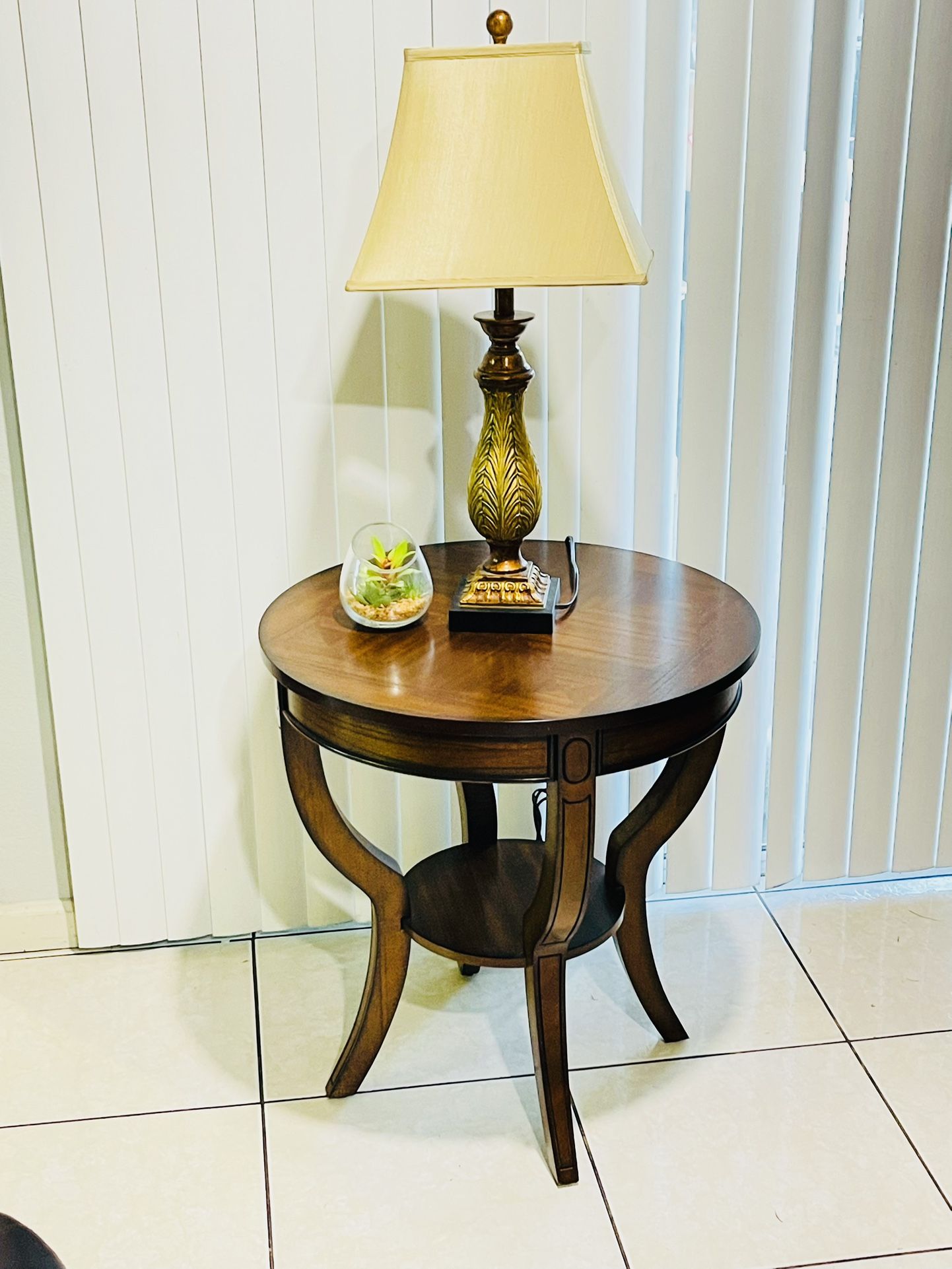 ROUND END TABLE / Solid wood side table. Living Room Table