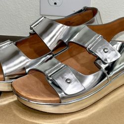 Gentle Souls NEW Silver Metallic Comfort Leather Sandals Wedge Shoes Size 9  Women’s JAHZARA