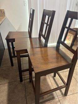 Countertop/ bar stools set of 4