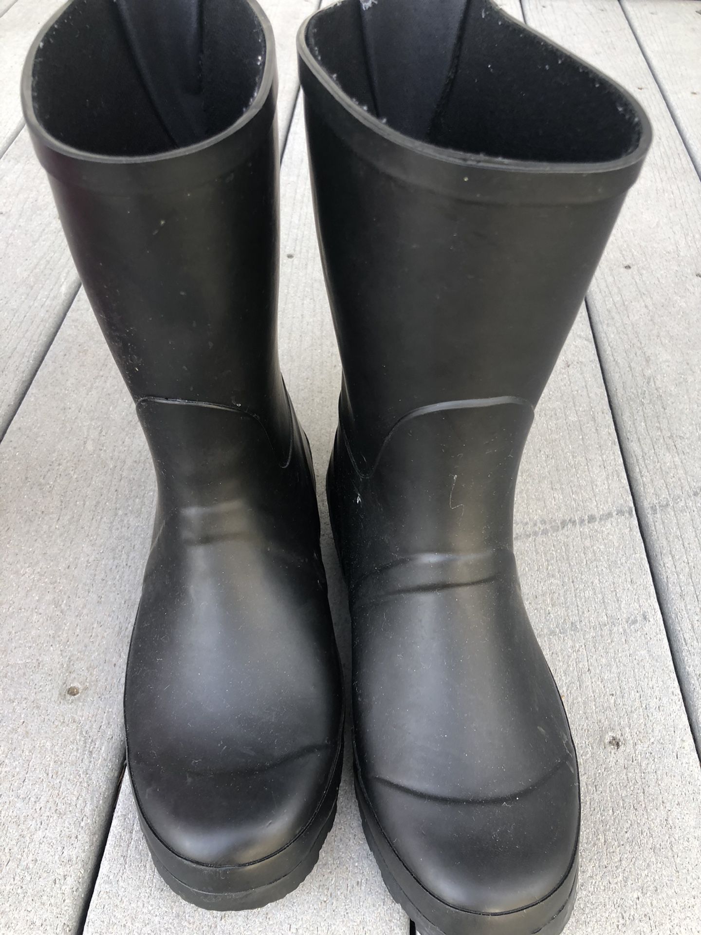 Size 9 women snow boots