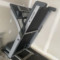 NordicTrack C2050 - Foldable Incline Treadmill (Nordic Track)
