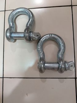 Screw pin shackles