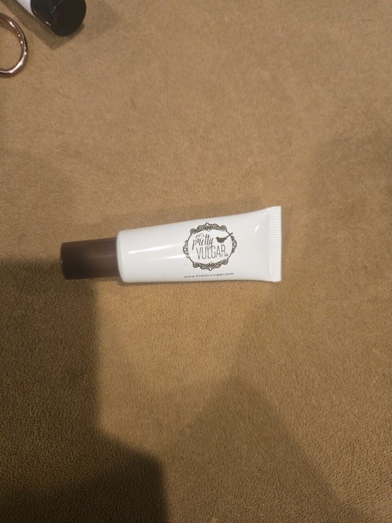 Cool Af Lava Water Foundation Uneviled Queen Light-medium Colored