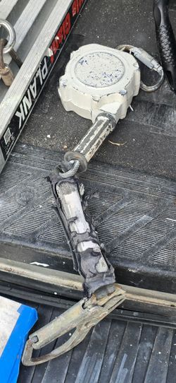 Guardian / Fall Protection Self-Retracting Lifeline (SRL)
