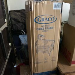 Graco Pack 'N Play Change 'N Carry