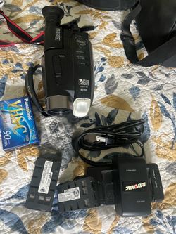 JVC GR-AX630 VHS-C Camcorder with Accessories