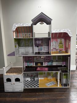 Jumbo Barbie/Doll House