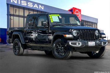2023 Jeep Gladiator