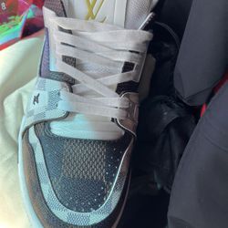 Authentic LV size 10 