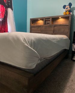 RUSTIC QUEEN BED SET