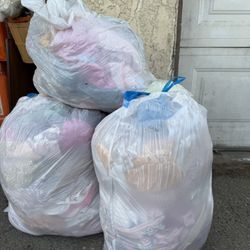 Bbaby Girl Cloths In Good Conditions !