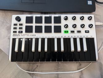 Akai MPK Mini MIDI Keyboard Controller