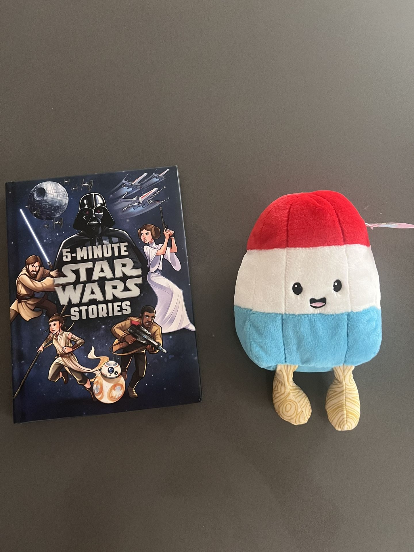 Free Children’s Star Wars Book & Lollipop Plushie