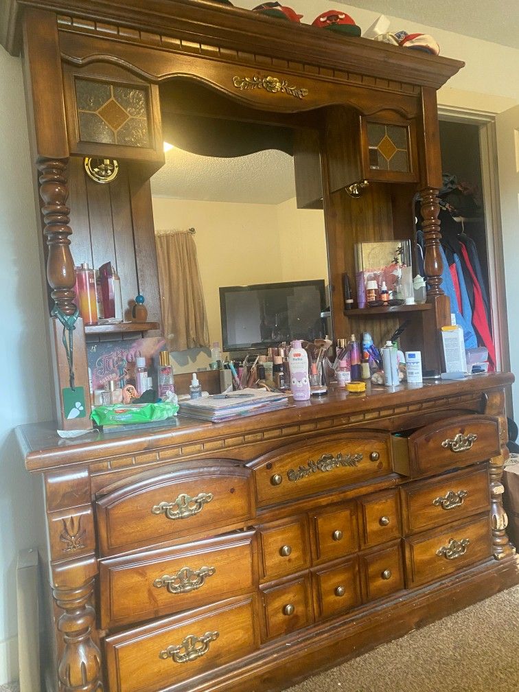 Vintage Gabinete (Forget about the products those are not included)