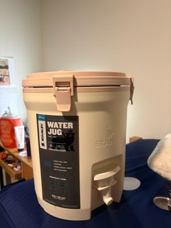 Stanley water jug 2 gallons never used