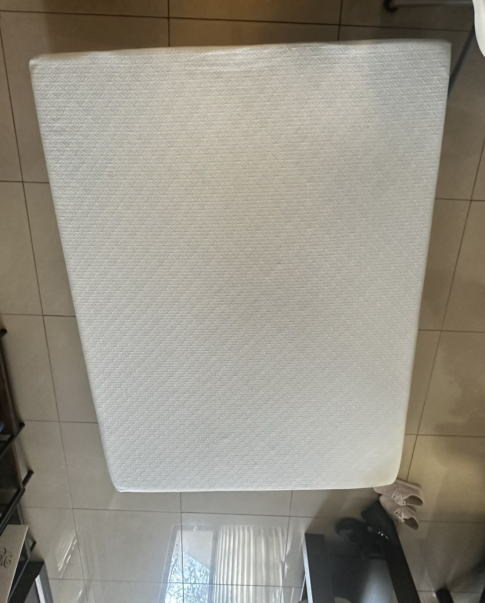 FULL MATTRESS  FOLDING BED