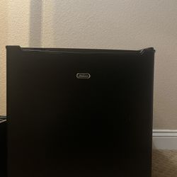 Sunbeam Mini Fridge 