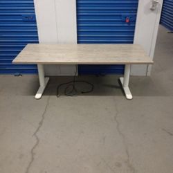 Ikea Electric Base With Knoll Top In Good Conditions 