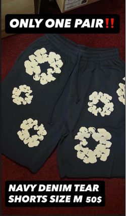 SIZE M NAVY DENIM TEAR SHORTS