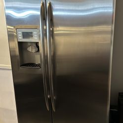 GE Profile™ Counter-depth ENERGY STAR® 24.6 Cu. Ft. Side-by-Side Refrigerator  Model #:PSC25PSWSS