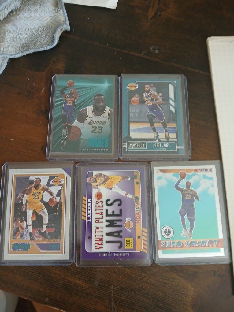5 LEBRON JAMES BASE BASKETBALL CARDS LOT