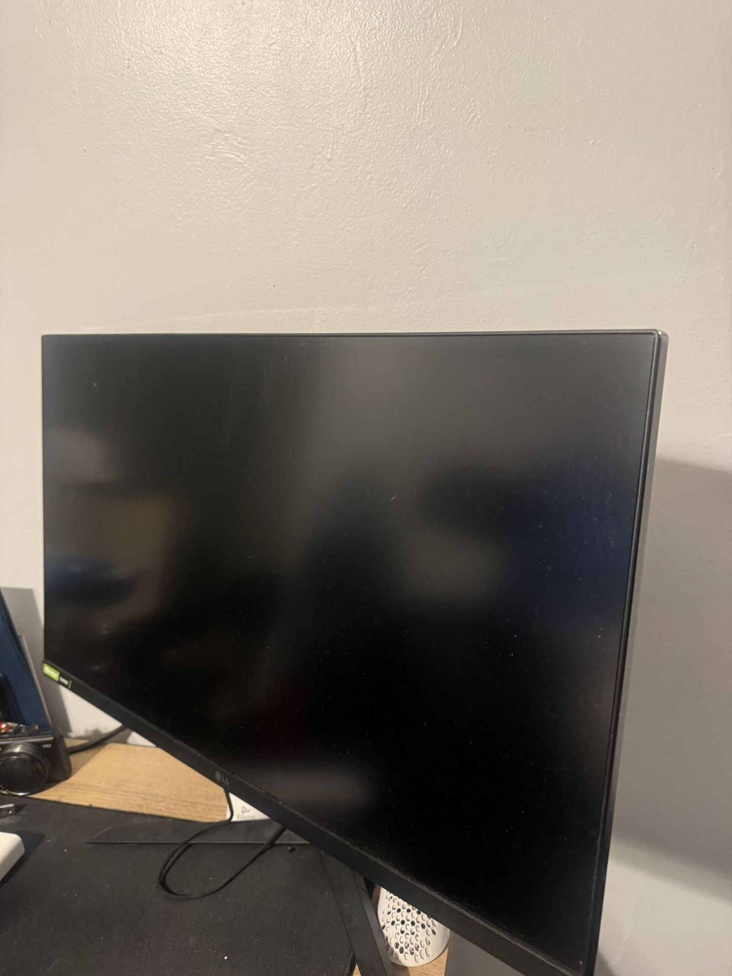 LG - UltraGear 27" FHD 240Hz 1ms NVIDIA G-SYNC Compatible with AMD FreeSync Premium Gaming Monitor with HDR 10 - Black