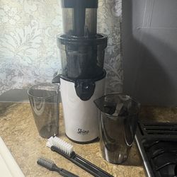 Shine Kitchen Co. Slow Juicer (Like New – Used 2–3 Times)