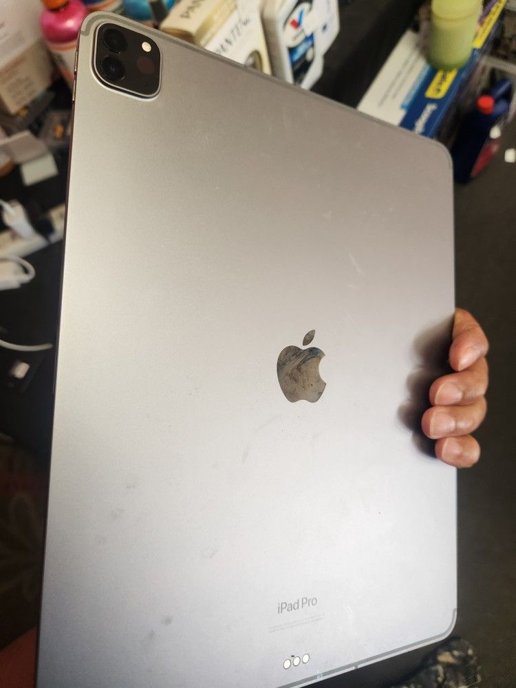 Apple Ipad 12.9" Pro. Unlock. 128gb. 6th Gen