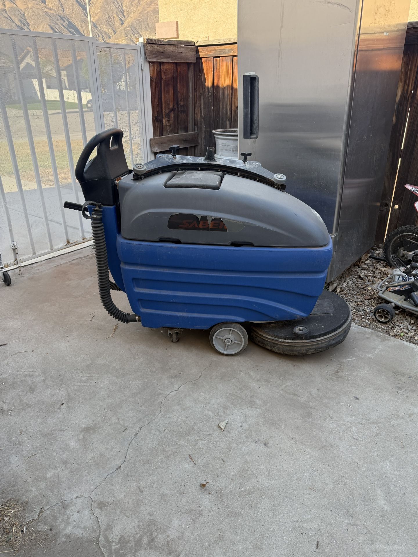 Floor Scrubbers 