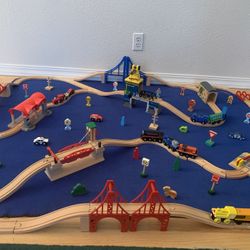 Wooden Train Set. 143 pieces.