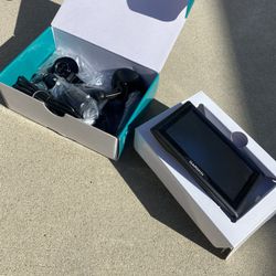 Garmin Drive 50 Navigation GPS 5” Screen w/box