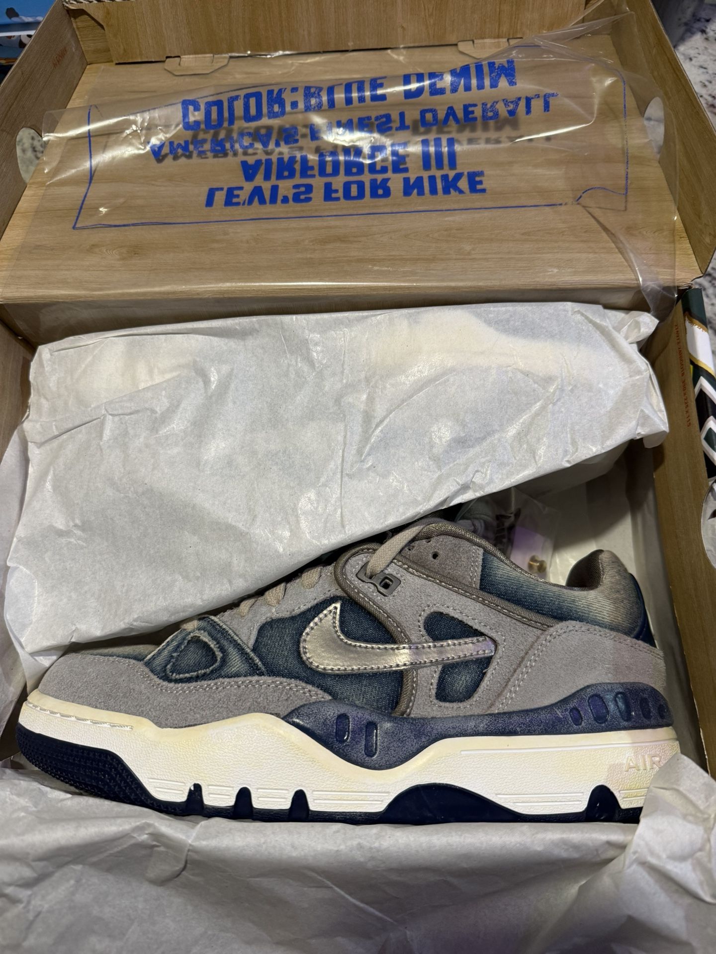 Nike Levi Nigo