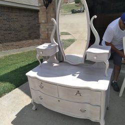 Girls Princess Dresser