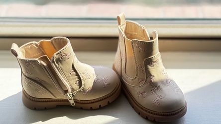 Babygirl Cowgirl boots SIZE 5c