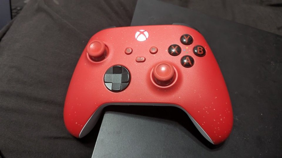 Xbox One X & Red Controller