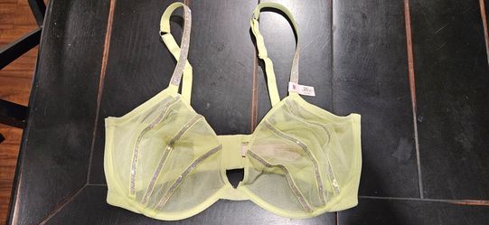 38DD Victoria secret bra