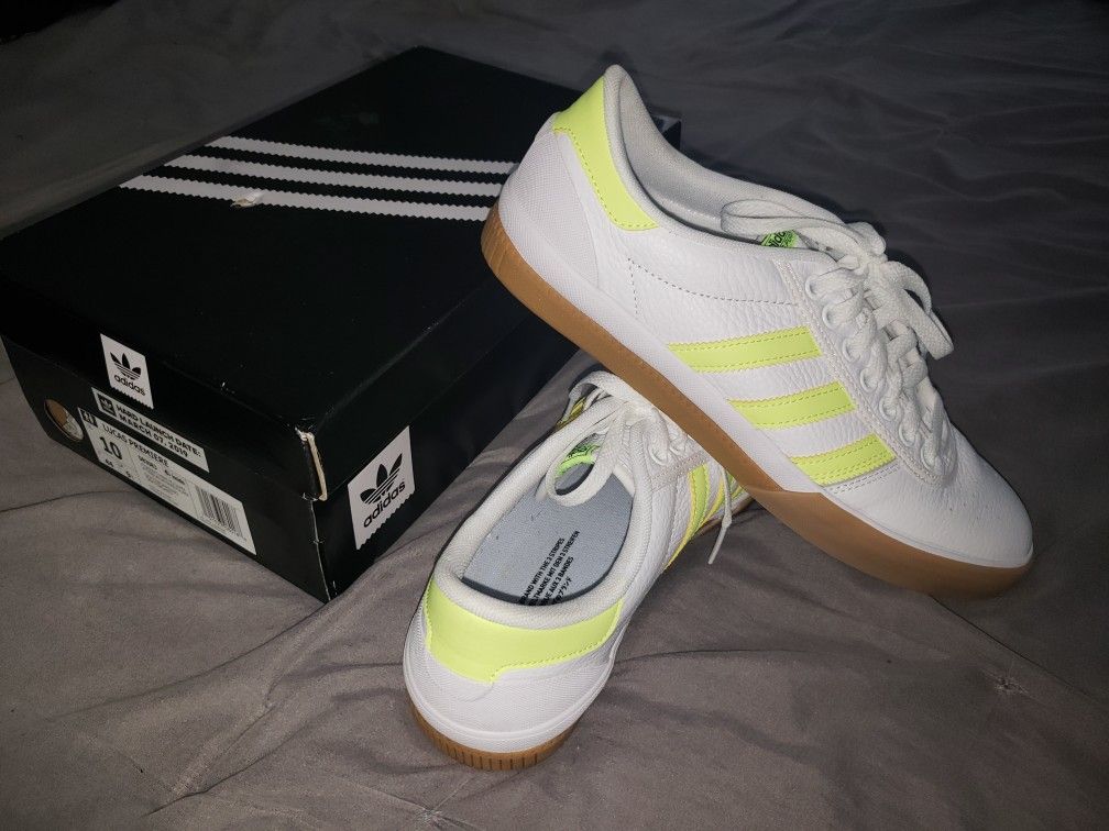 NEW in Box - Size 10 Mens Adidas Originals Lucas Premier Casual Fashion Style Skateboarding Sneaker Shoe