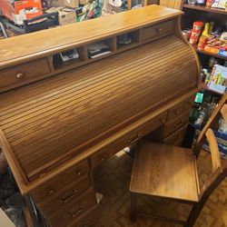 Antique Roll Top Desk With Chair