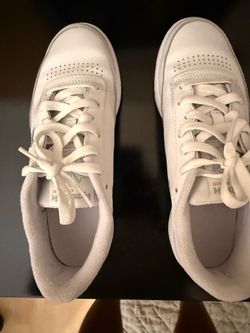 Women’s size 7.5 Reebom Club C 85 sneakers