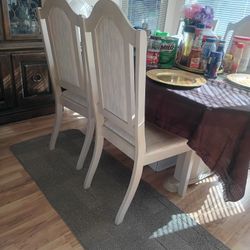 Nice Dining Table With 6 chairs 