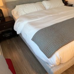 Upholstered King Bed 
