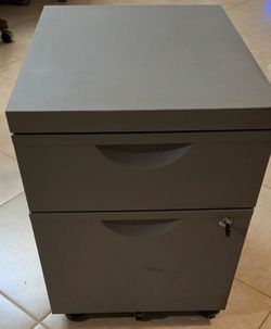 Office cabinet w/lock