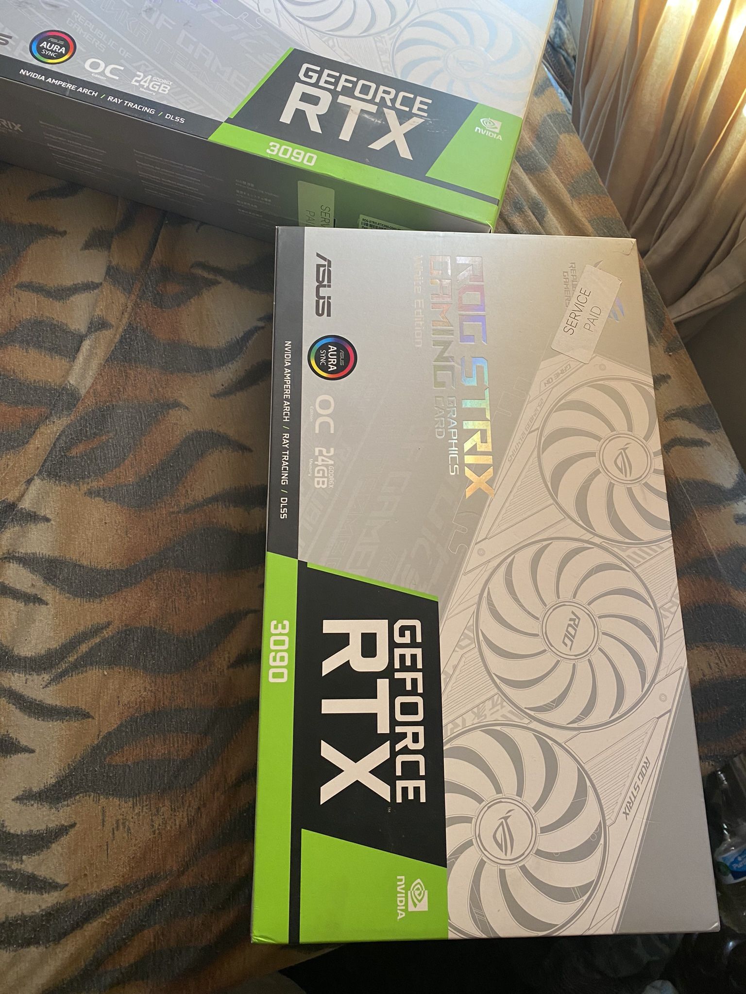 Asus- Nvidia GeForce RTX 3090 (white Edition) “SINGLE”