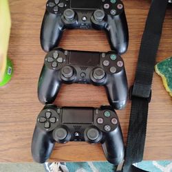 PS4 Controllers 20$