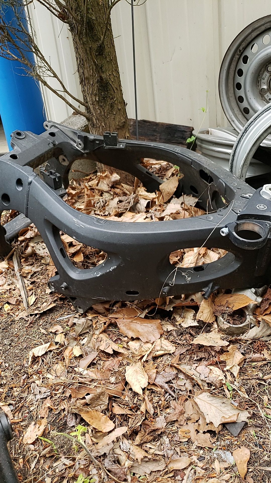 2005 Yamaha R6 frame with triple trees