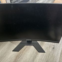 Gigabyte Curved 27” Monitor FREE