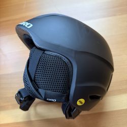 Giro Youth Helmet - Snowboarding/skiing